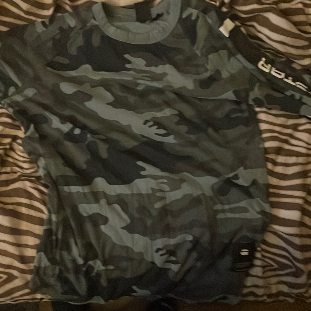 Size small mens -color black and grey